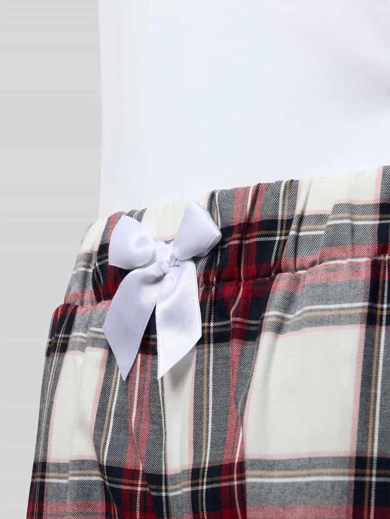 LOUIS & LOUISA loose fit pyjama met statement-stitching model 'Kuschelmomente' wit, foto 2