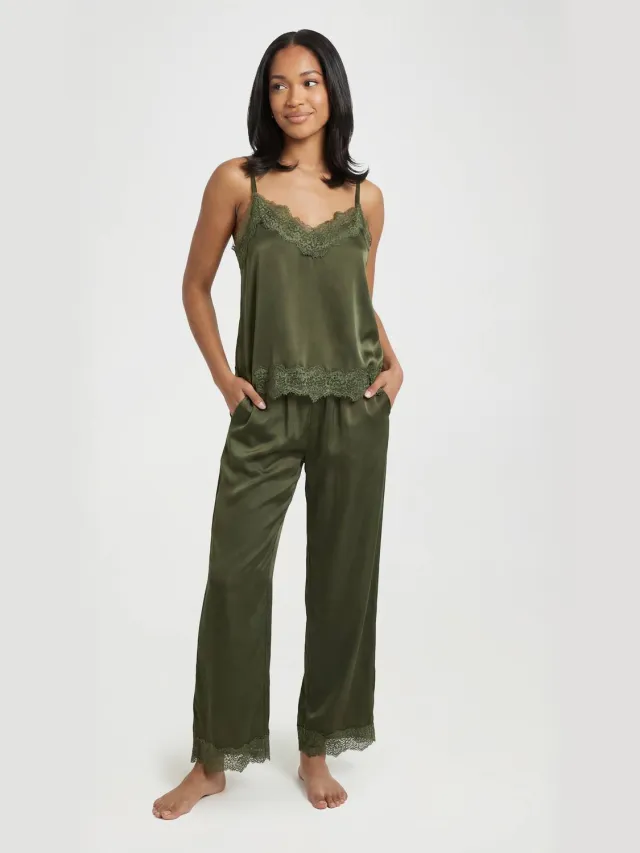 boohoo Dames Satijnen Pyjama Set Met Wimperkantzoom - Cami & Broek Smaragdgroen