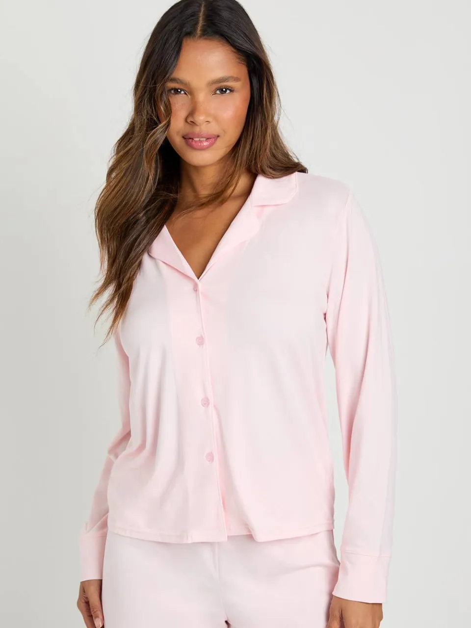 boohoo Dames Pyjamaset met softtouch overhemd met doorlopende knoop en broek lichtroze, foto 4