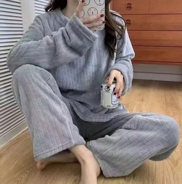 rimmo Winter Pyjama Set Dames | Flanellen O-hals Gestreepte Fleece Top & Elastische Taille Broek | Zachte Koraal Fleece Nachtkleding | Casual & Comfortabel | Dames Pyjama Set | Winter Pyjama | Lounge Wear | Nachtkleding Dames | Warme Pyjama grijs