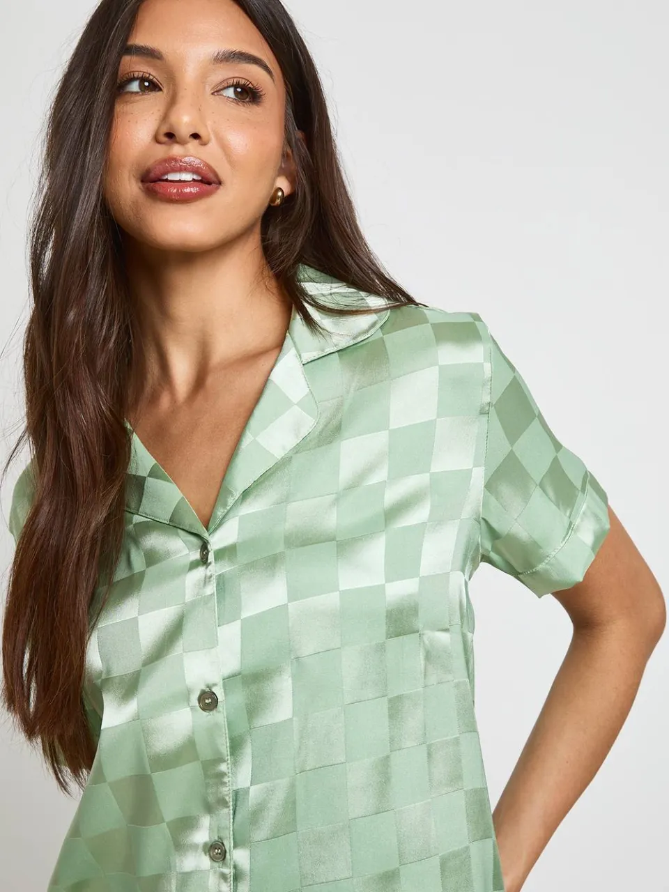 boohoo Dames Satijnen Pyjama Set Met Jacquard Dambordpatroon, Korte Mouwen En Korte Broek verstandig, foto 4