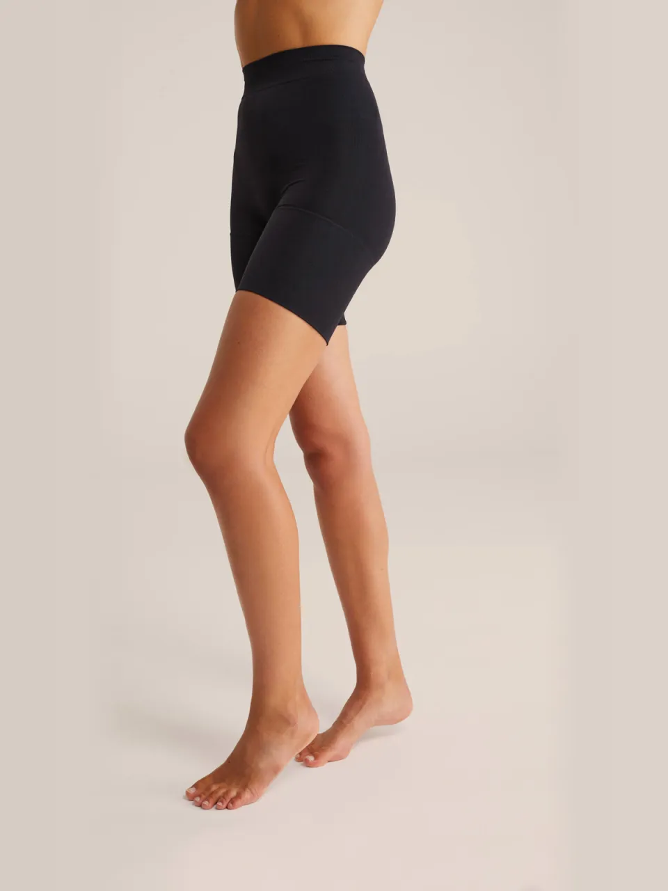 WE Fashion corrigerende short zwart, foto 3