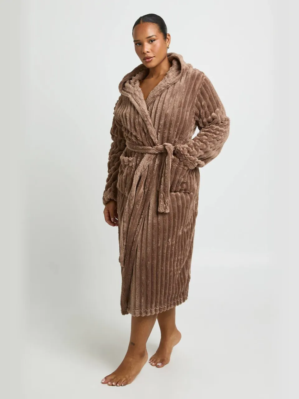 boohoo Dames Plus Geribbelde Fleece Lange Badjas Met Capuchon mokka, foto 2