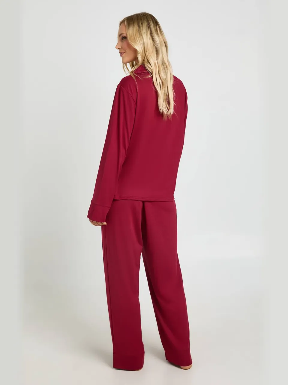 boohoo Dames Petite Pyjama Set Met Zacht Aanvoelend Knoopsluiting Shirt En Broek bordeaux rood, foto 2