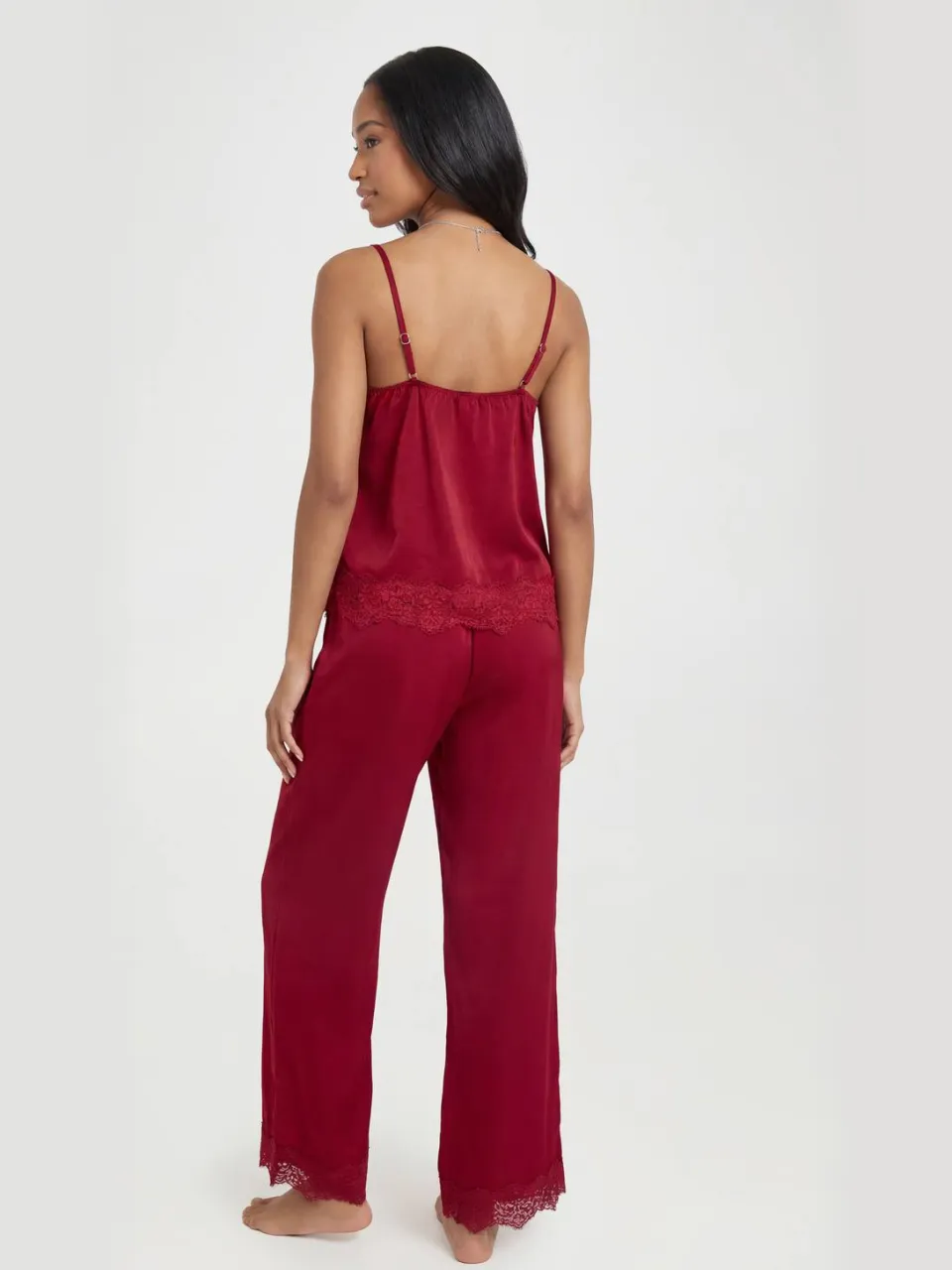 boohoo Dames Pyjama Set Met Cami En Broek Met Wimperkanttrim bordeaux rood, foto 3