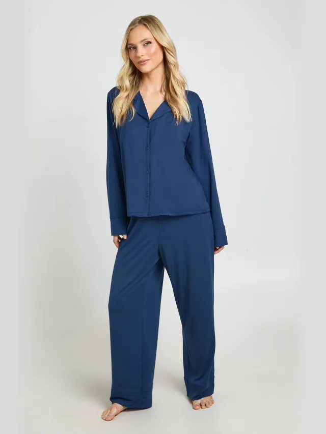 boohoo Dames Petite Pyjama Set Met Zacht Tricot Doorknoop Shirt En Broek Marineblauw