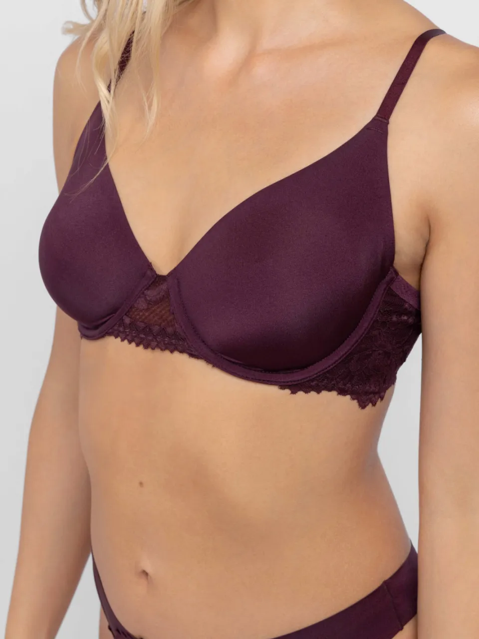 Dorina Grace voorgevormde T-shirt-bh met beugel aubergine, foto 6