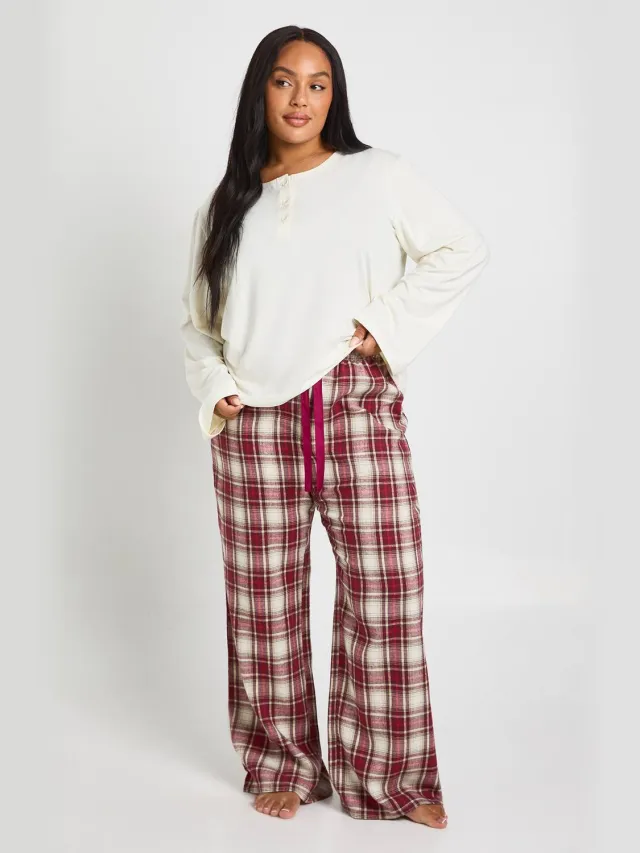 boohoo Dames Plus Soft Touch Gingham pyjamaset met top met lange mouwen en knopen en broek Bordeaux Rood