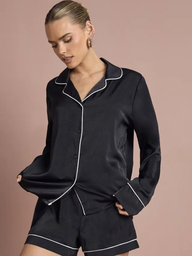 boohoo Dames Satijn Paspel Detail Lange Mouw Shirt & Shorts Pyjama Set Zwart