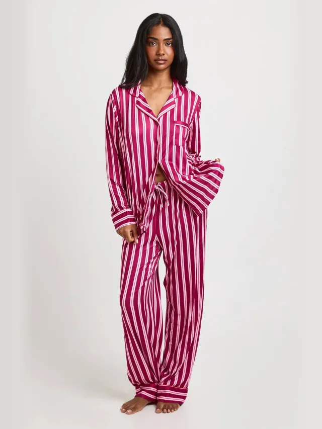 boohoo Dames Superzachte Gestreepte Pyjama Set Met Shirt Met Lange Mouwen En Broek Bordeaux Rood