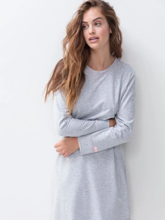 Mey Zzzleepwear - female - KLIMATISIEREND - 40% COOLMAX Fasern nehmen Feuchtigkeit besonders schnell von der Haut auf. ENTSPANNEND - Eine speziell entwickelte Titan-Mineral-Beschichtung kann sich wohltuend auf deinen Energiehaushalt auswirken. Stone Grey Melange