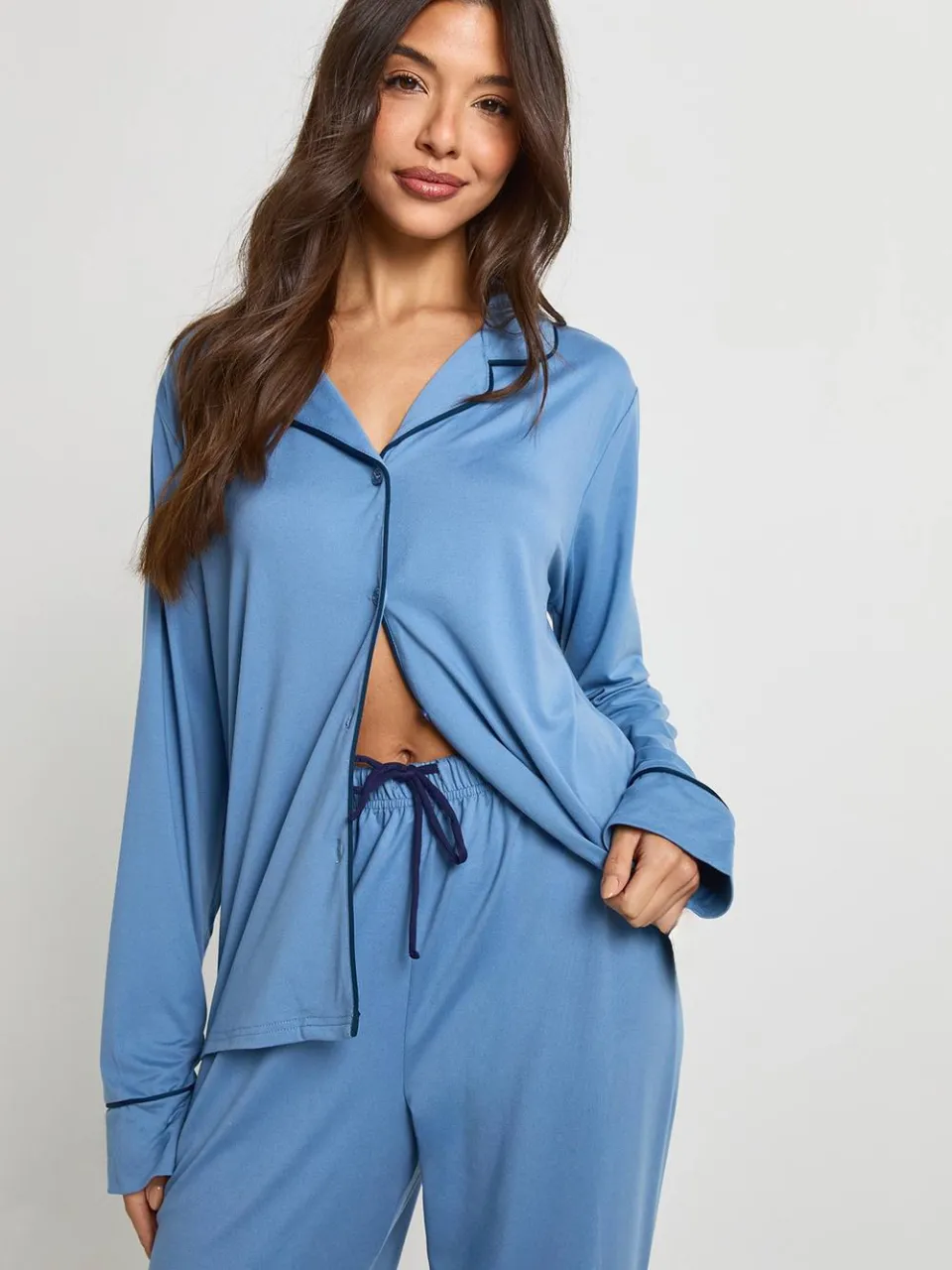 boohoo Dames Jersey Pyjama Set met Paspeldetail - Shirt met Lange Mouwen & Broek stoffig blauw, foto 4