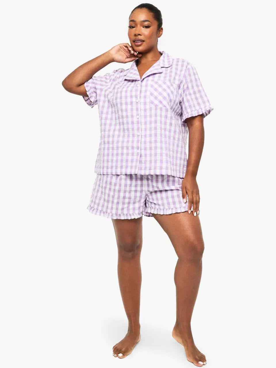 boohoo Dames Plus Seersucker Gingham Ruffle Shirt En Broek Pyjama Set lila, foto 3