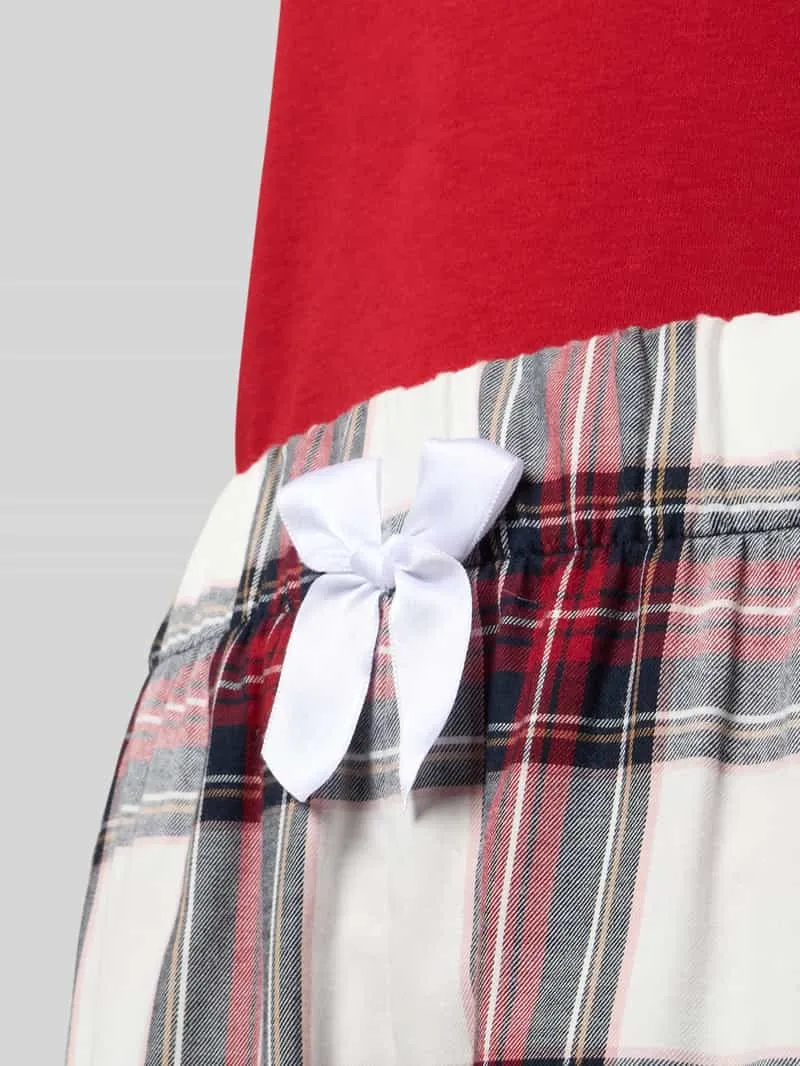 LOUIS & LOUISA Loose fit pyjama met statement-stitching model 'Kuschel-Momente' rood, foto 2