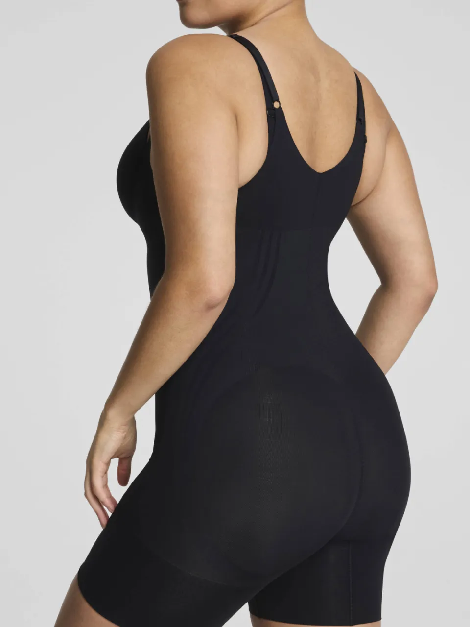 SPANX SPANXsculpt™ GoFigure seamless sterk corrigerende bodysuit Open Bust Mid Thigh zwart, foto 5