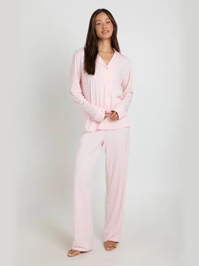 boohoo Dames Lange Pyjama Set Met Zacht Aanvoelend Jersey, Knoopsluiting En Bijpassende Broek Baby Roze