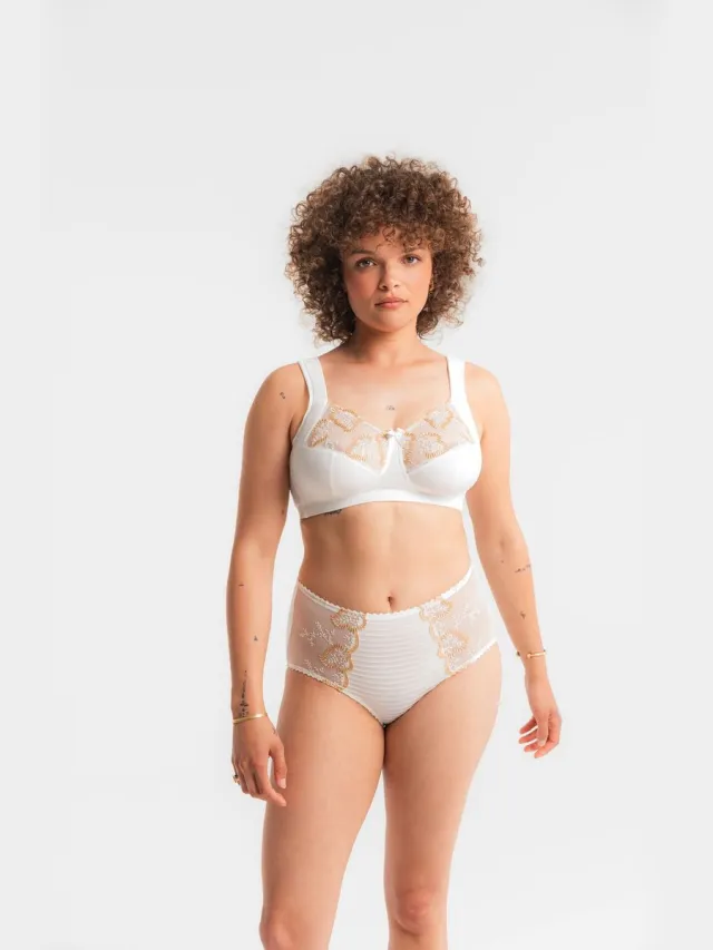 Louisa Bracq Elise Soft Cup BH – Zonder Beugel – Hoge Ondersteuning – Ecru/Goud – Luxe Lingerie met Borduurwerk - 90-105 B-Cup