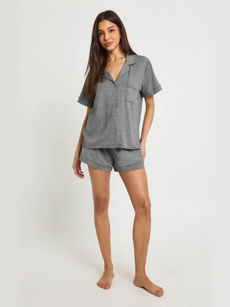 boohoo Dames Zachte Korte Mouw Shirt & Shorts Pyjama Set grijze mergel, foto 2