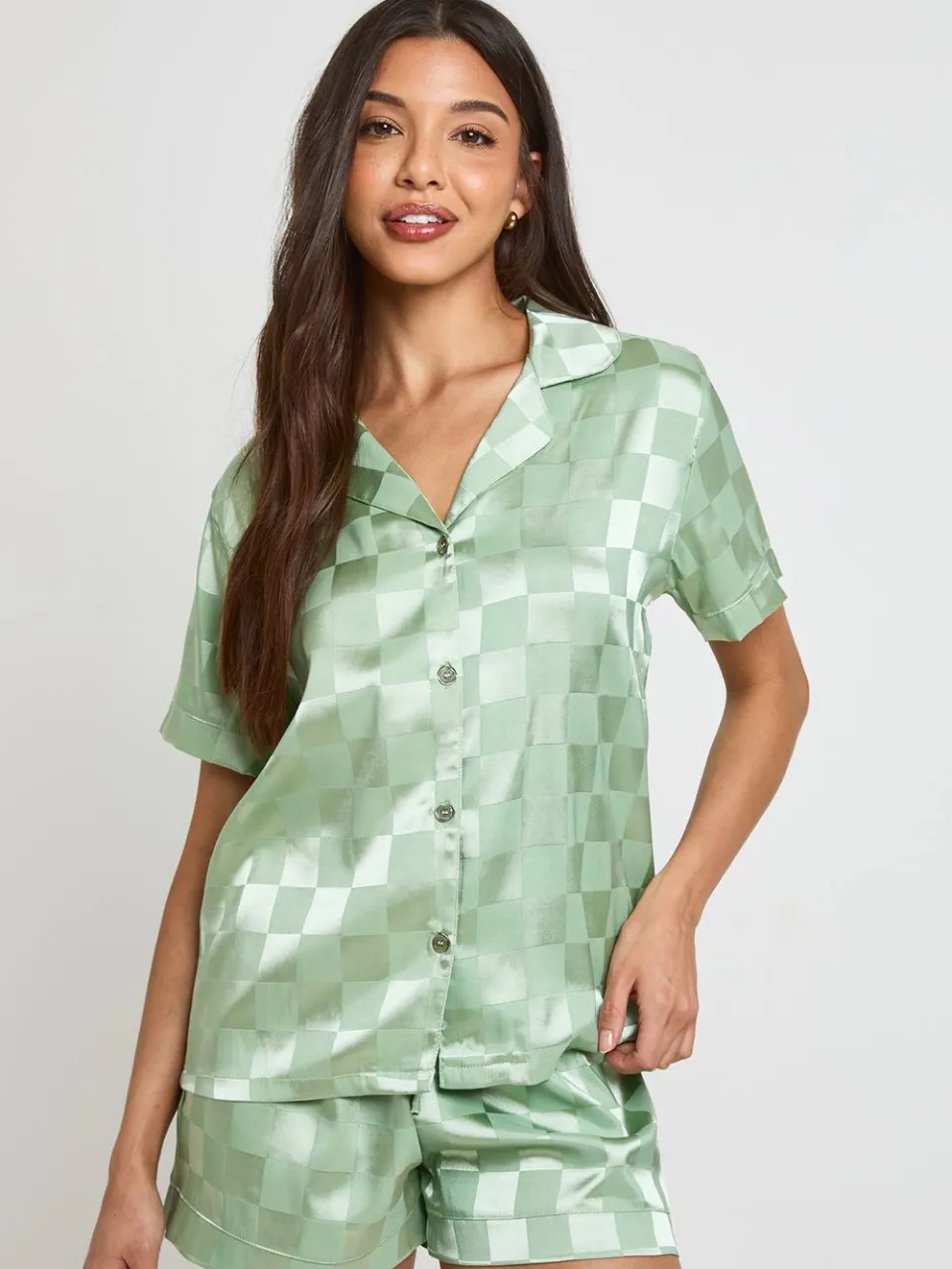 boohoo Dames Satijnen Pyjama Set Met Jacquard Dambordpatroon, Korte Mouwen En Korte Broek verstandig, foto 3