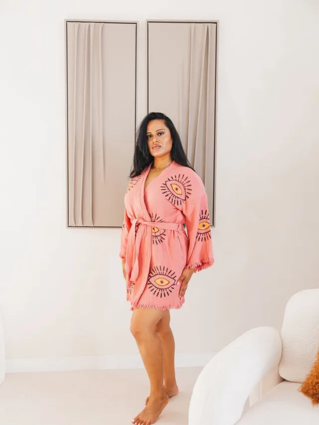 A Sense of Love Dames Mousseline Badjas Nazara / Korte lengte / Roos / One Size