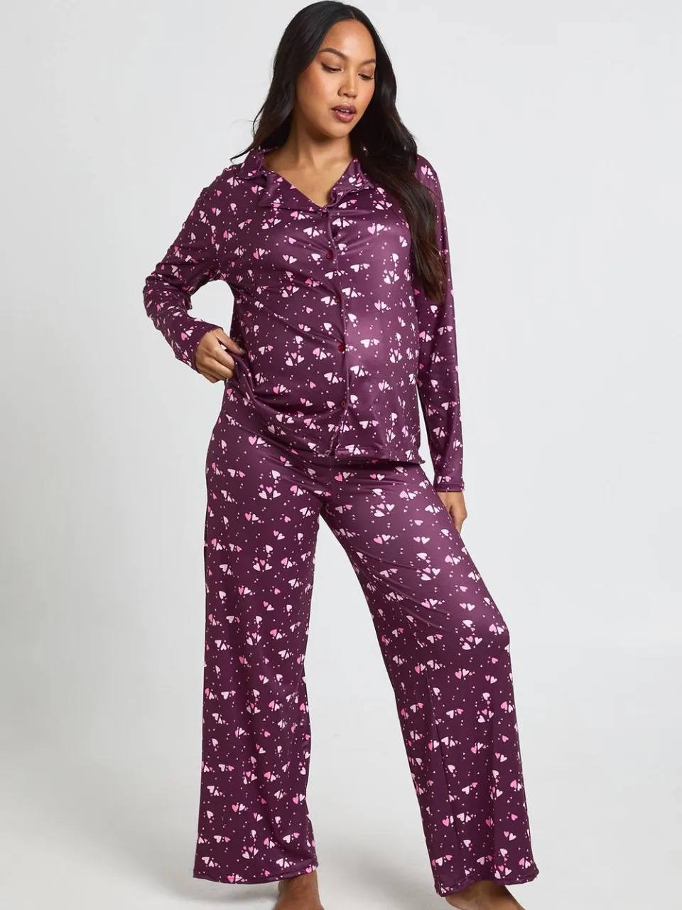 boohoo Dames Zwangerschaps Pyjama Set Met Hartjesprint Shirt Met Lange Mouwen & Broek bordeaux rood, foto 3