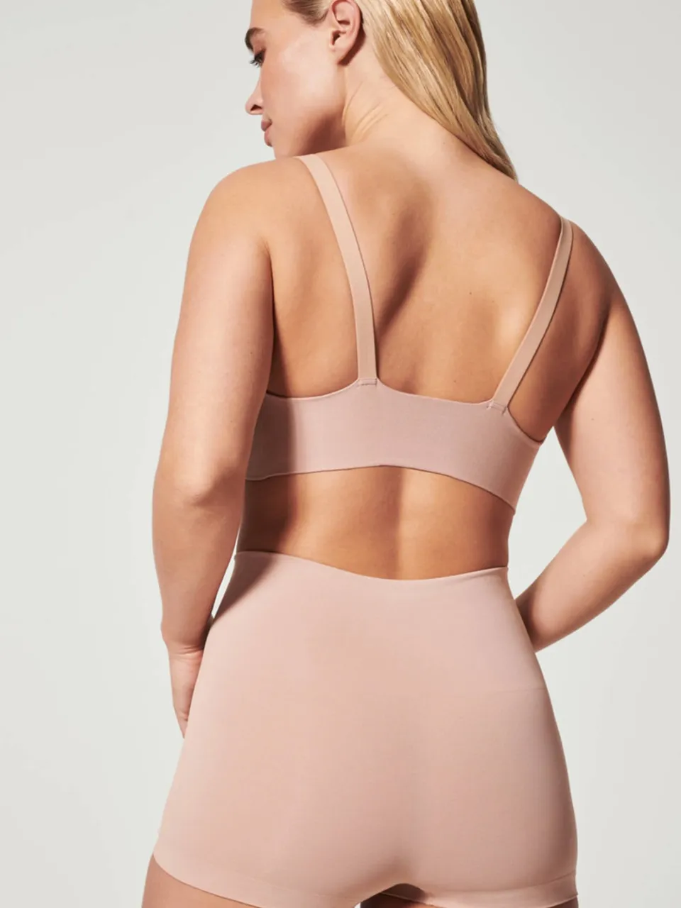 SPANX SPANXshape™ ExtraOrdinary seamless medium corrigerende Boyshort lichtbeige, foto 5