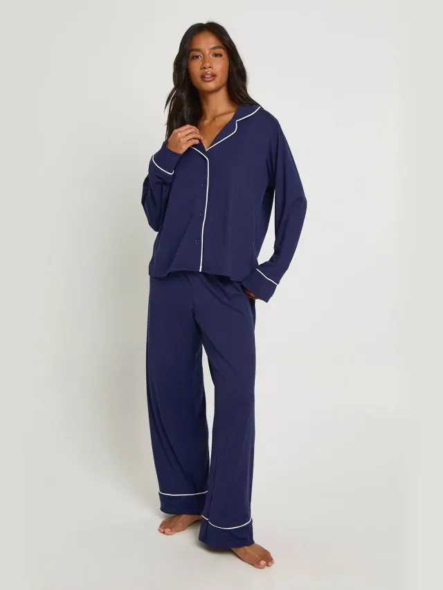 boohoo Dames Pyjamaset met langarmig overhemd en broek met Petite Piping-detail Marineblauw
