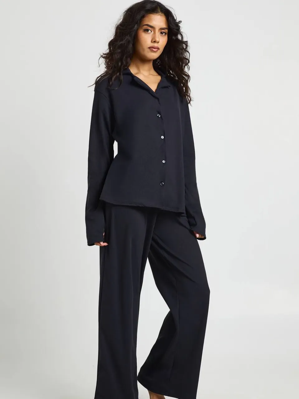 boohoo Dames Super Zachte Pyjama Set met Lange Mouwen Top & Broek zwart, foto 3