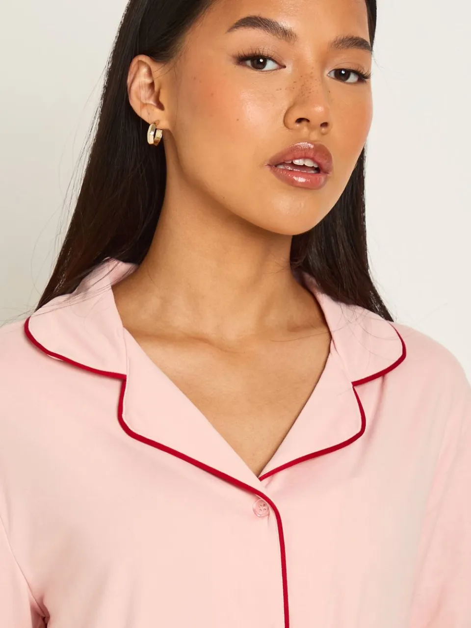 boohoo Dames Petite Pijpbies Detail Lange Mouw Shirt & Broek Pyjama Set baby roze, foto 3
