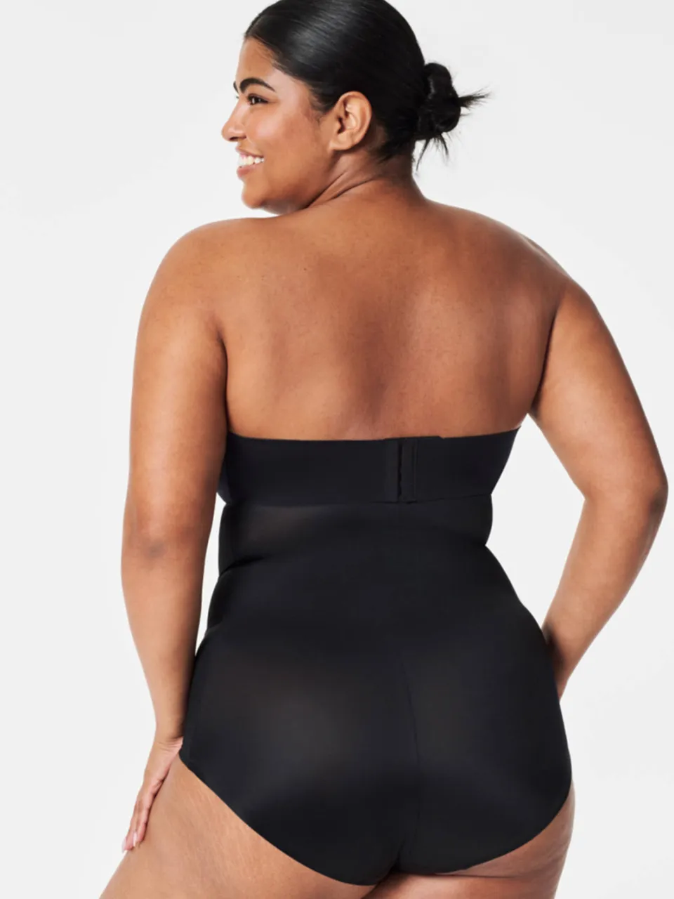 SPANX SPANXshape™ Invisible high waist medium corrigerende slip zwart, foto 4