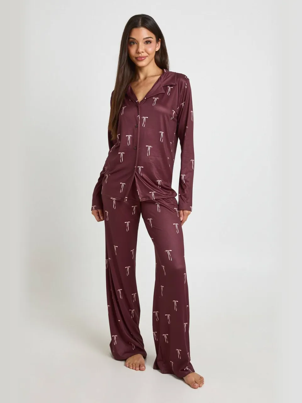 boohoo Dames Pyjamaset Met Strikjesprint En Lange Mouwen & Broek chocoladebruin, foto 3