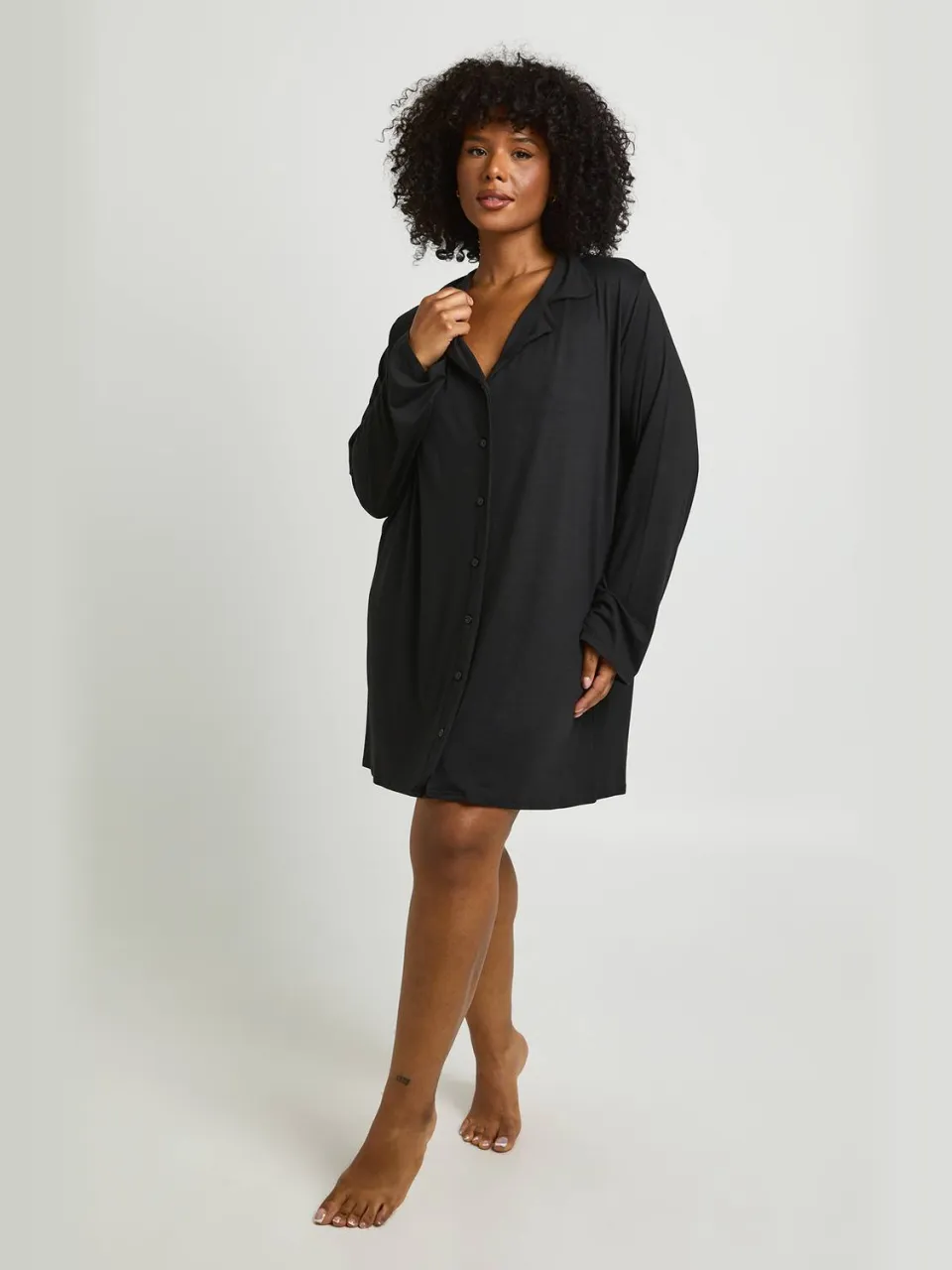 boohoo Dames Plus Nachthemd Met Lange Mouwen zwart, foto 2
