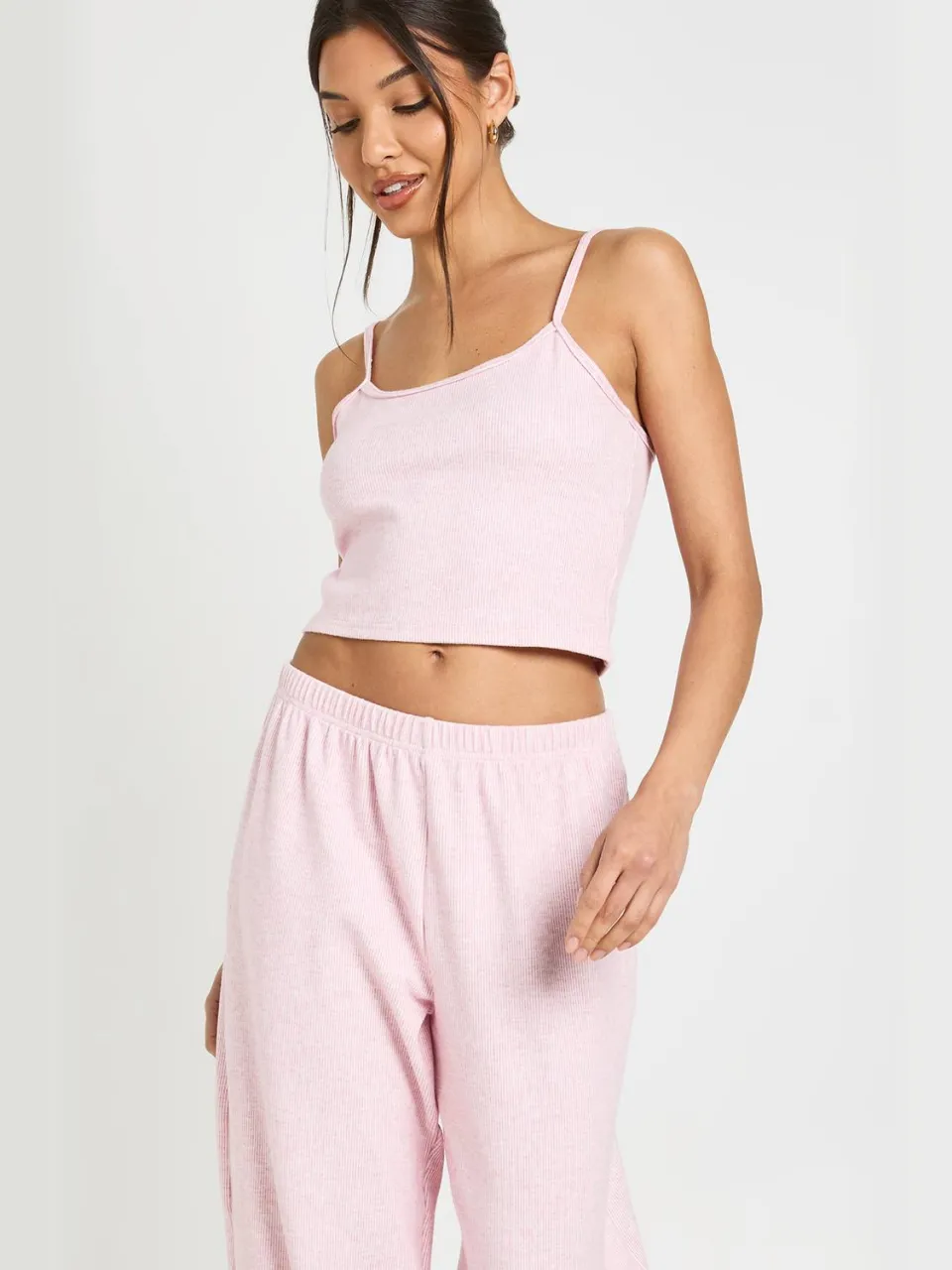 boohoo Dames Contrasterende Geribbelde Cami & Broek Pyjama Set lichtroze, foto 3