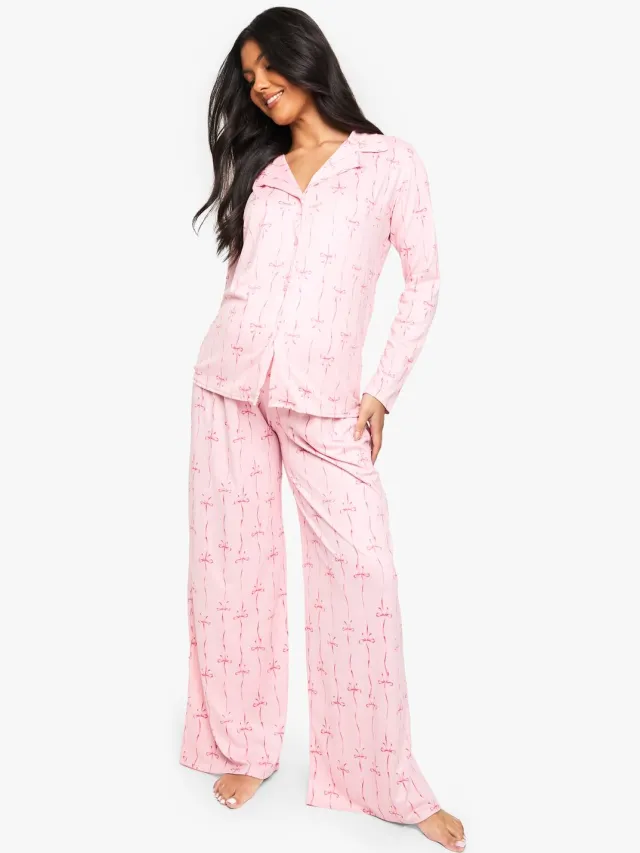boohoo Dames Zwangerschaps-roze shirt met strikprint op korte mouwen en short