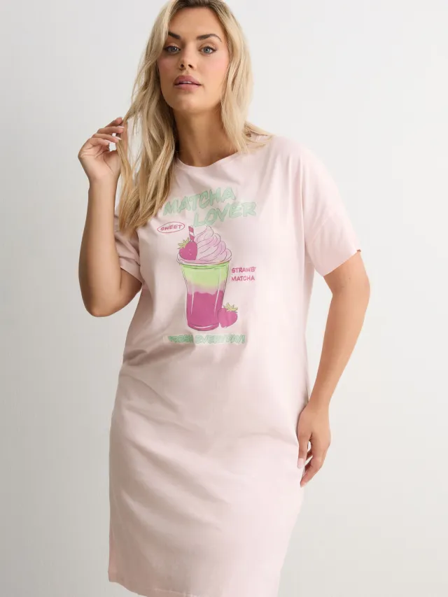 Yours Roze 'Matcha Lover' Slaapshirt-56 Pink
