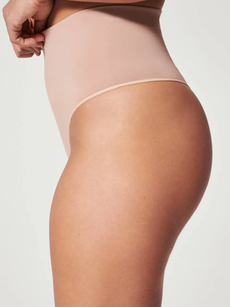 Spanx SPANXshape™ ExtraOrdinary seamless medium corrigerende string lichtbeige, foto 6
