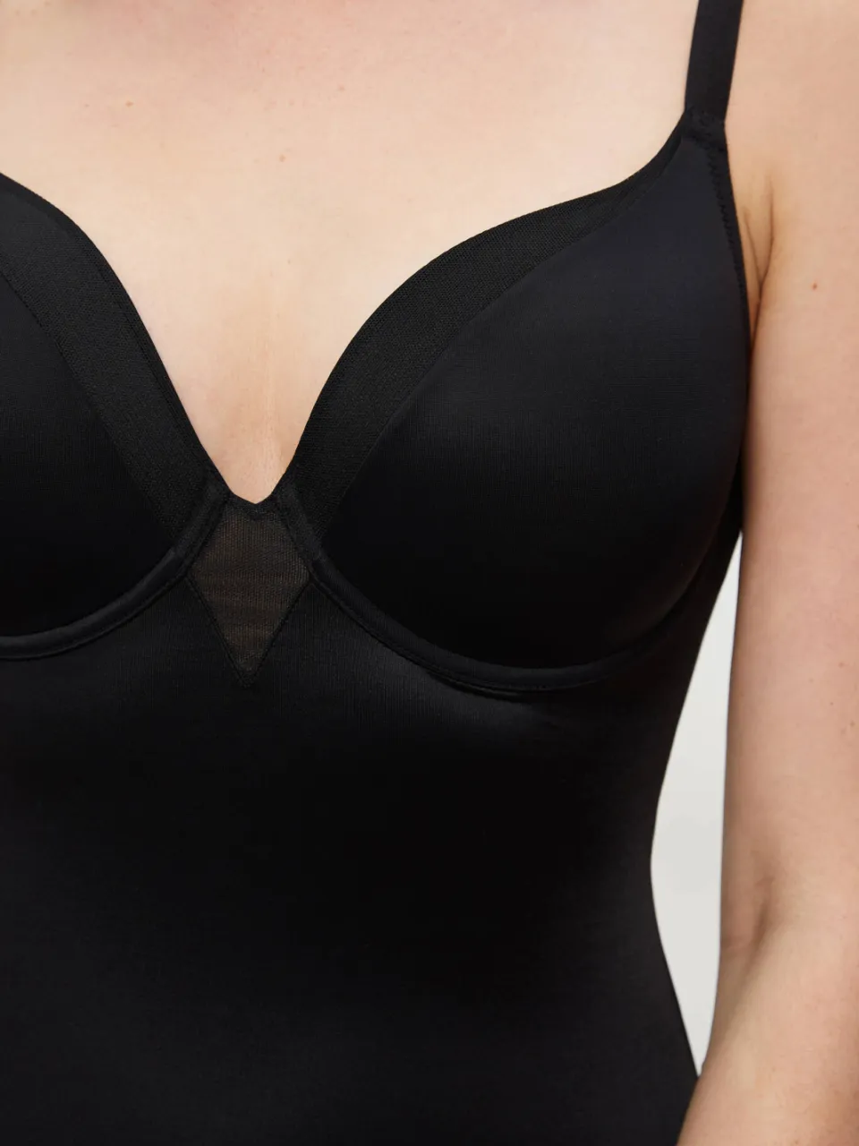 Triumph corrigerende body True Shape Sensation zwart, foto 5