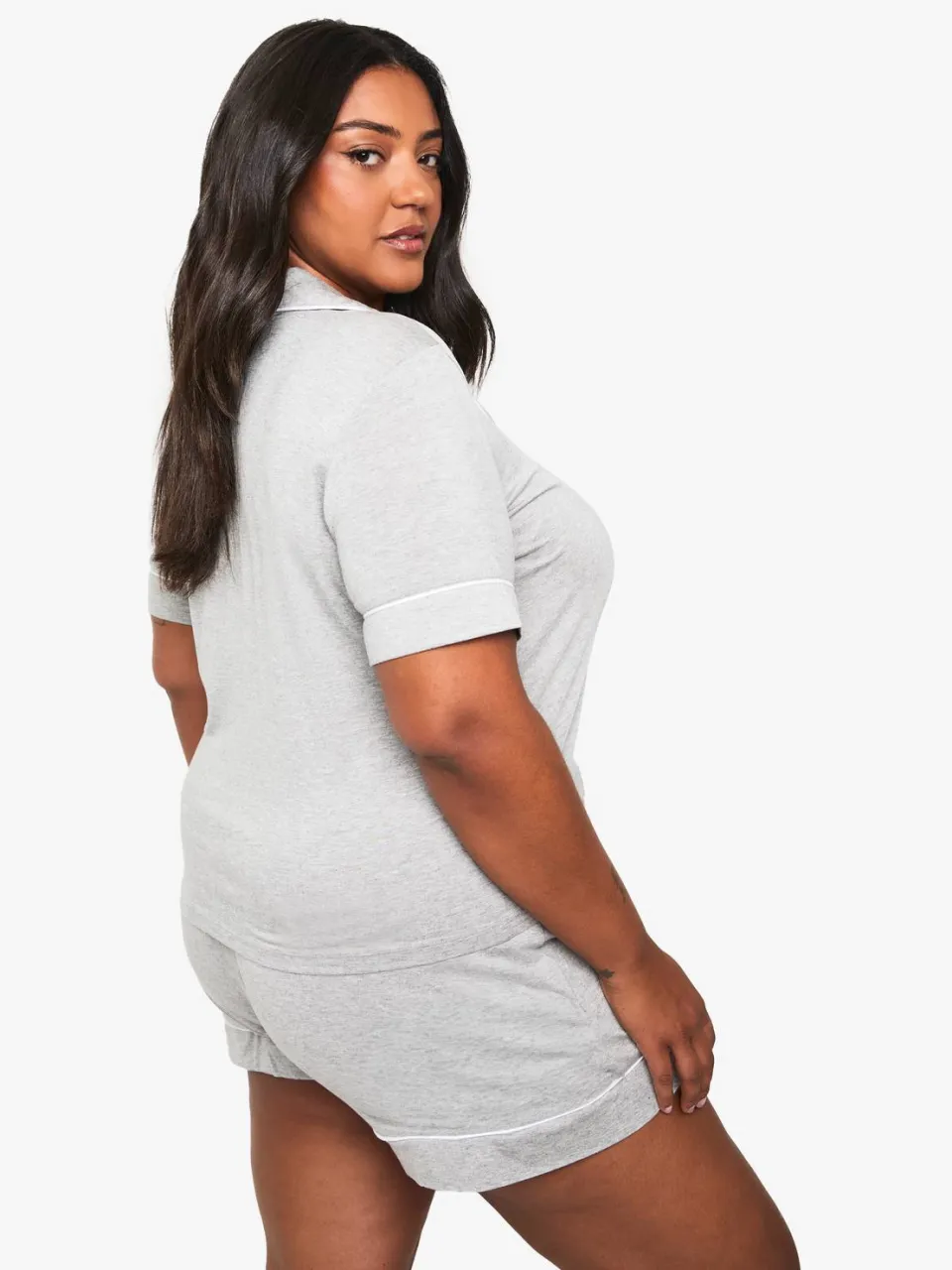 boohoo Dames Plus Super Soft Modal Kort Mouw Shirt & Korte Pyjama Set grijze mergel, foto 2
