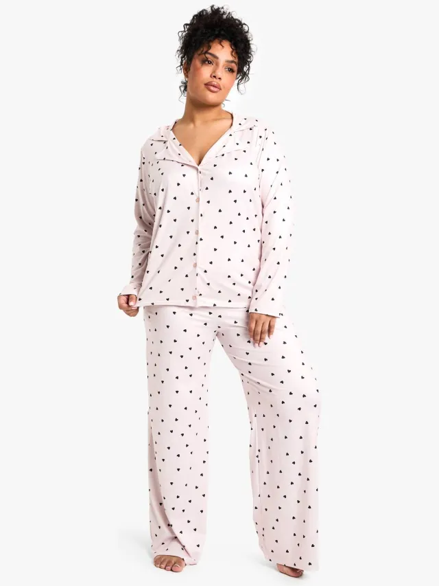 boohoo Dames Plus Pyjama Set met Hartenprint, Lange Mouwen & Broek Roos