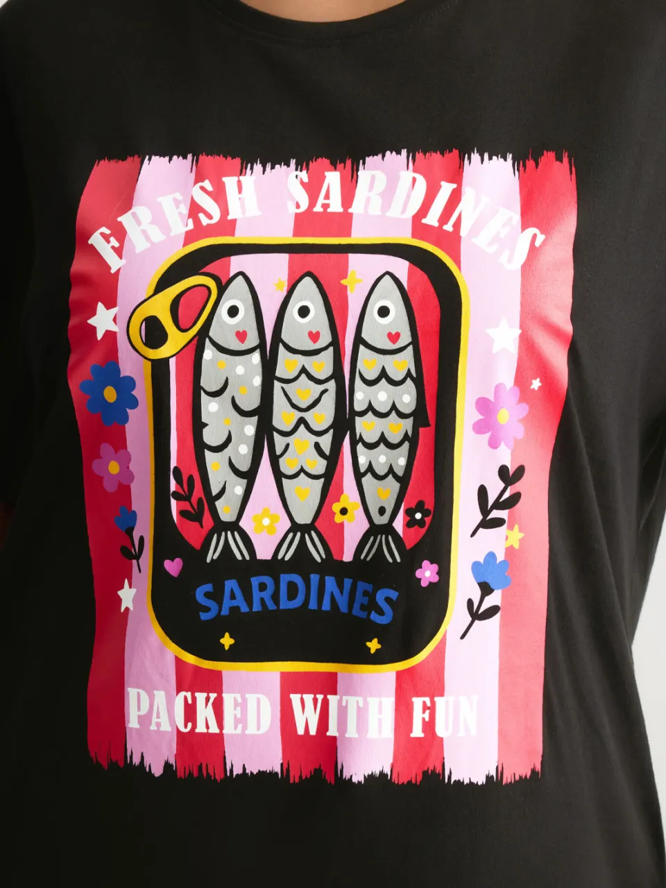 Yours Zwarte 'Fresh Sardines' Slaaptshirtnachtjurk-44, foto 5