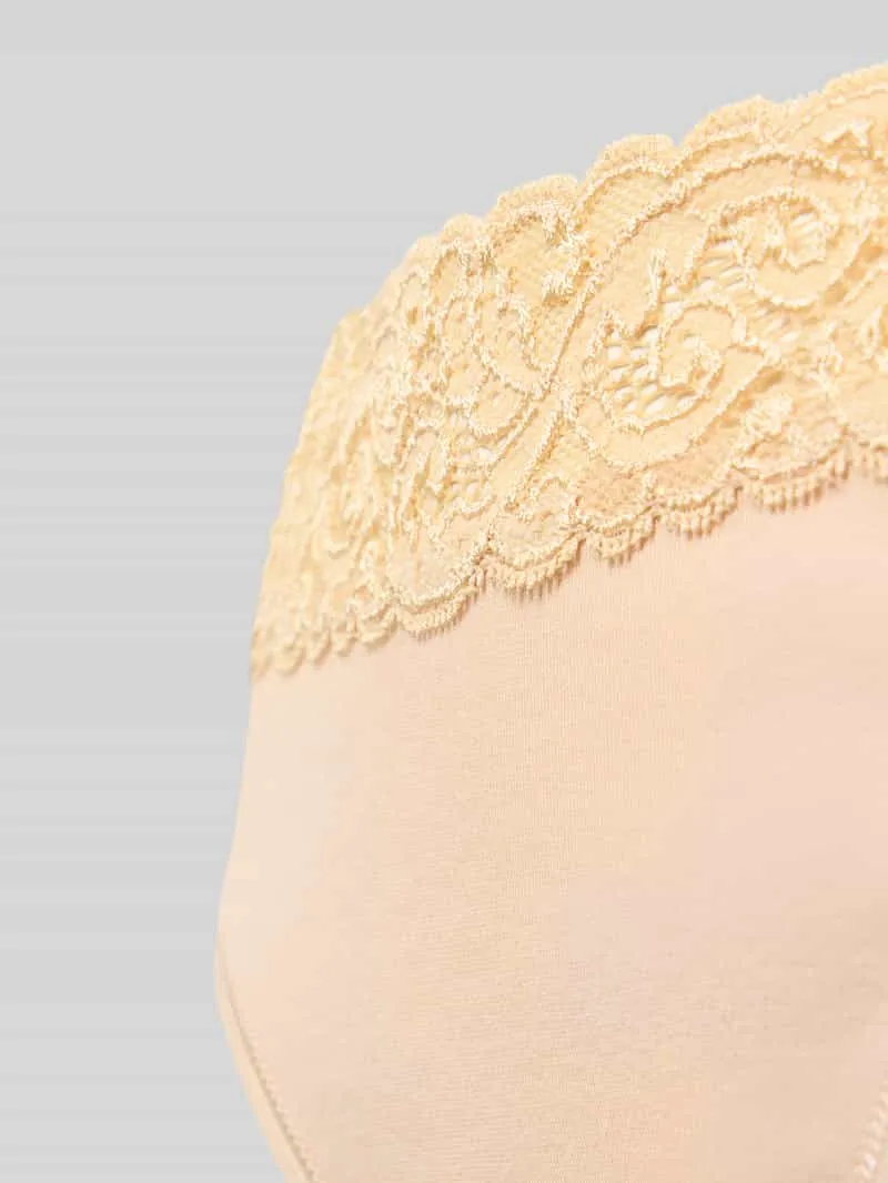 Hanro Slip met kant model 'MOMENTS' beige, foto 3