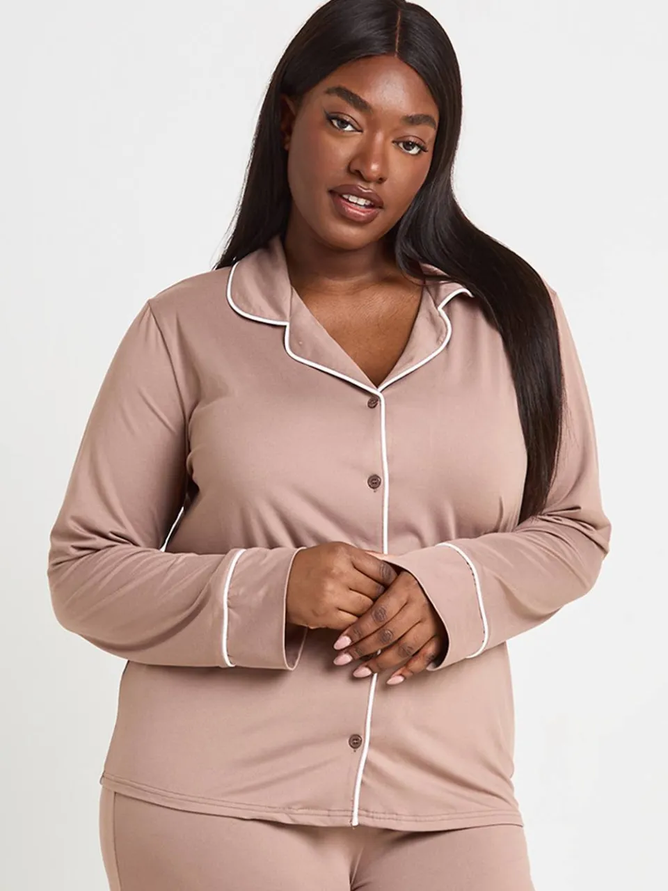 boohoo Dames Pyjama Set Met Pijpdetail Lange Mouwen Shirt & Broek Plus Size mokka, foto 4