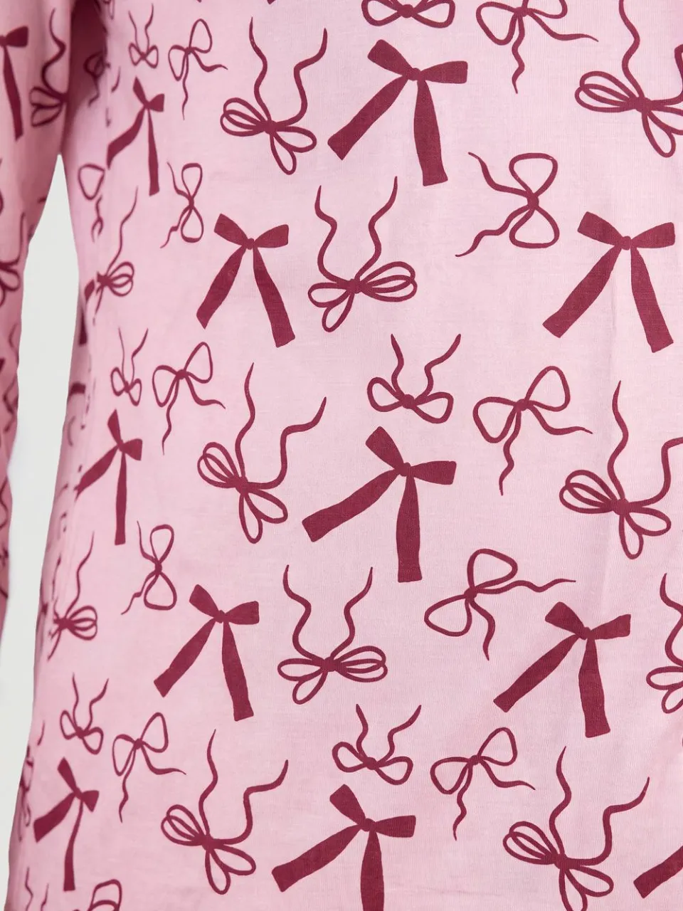 boohoo Dames Zwangerschaps Pyjama Set Met Strikjesprint, Lange Mouwen Shirt & Broek roze, foto 4