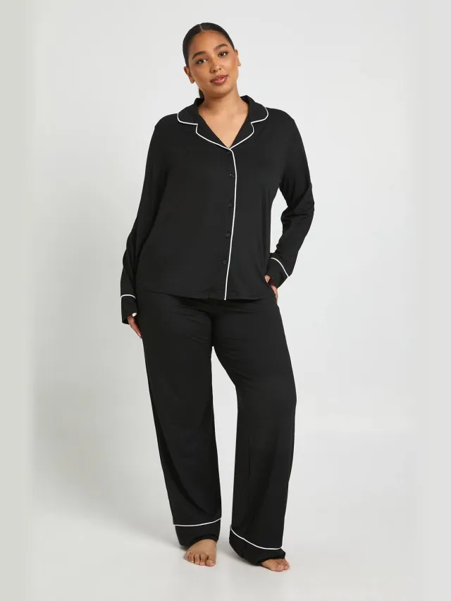 boohoo Dames Plus pyjama-set met langmouwig overhemd met pijpdetails & broek Zwart