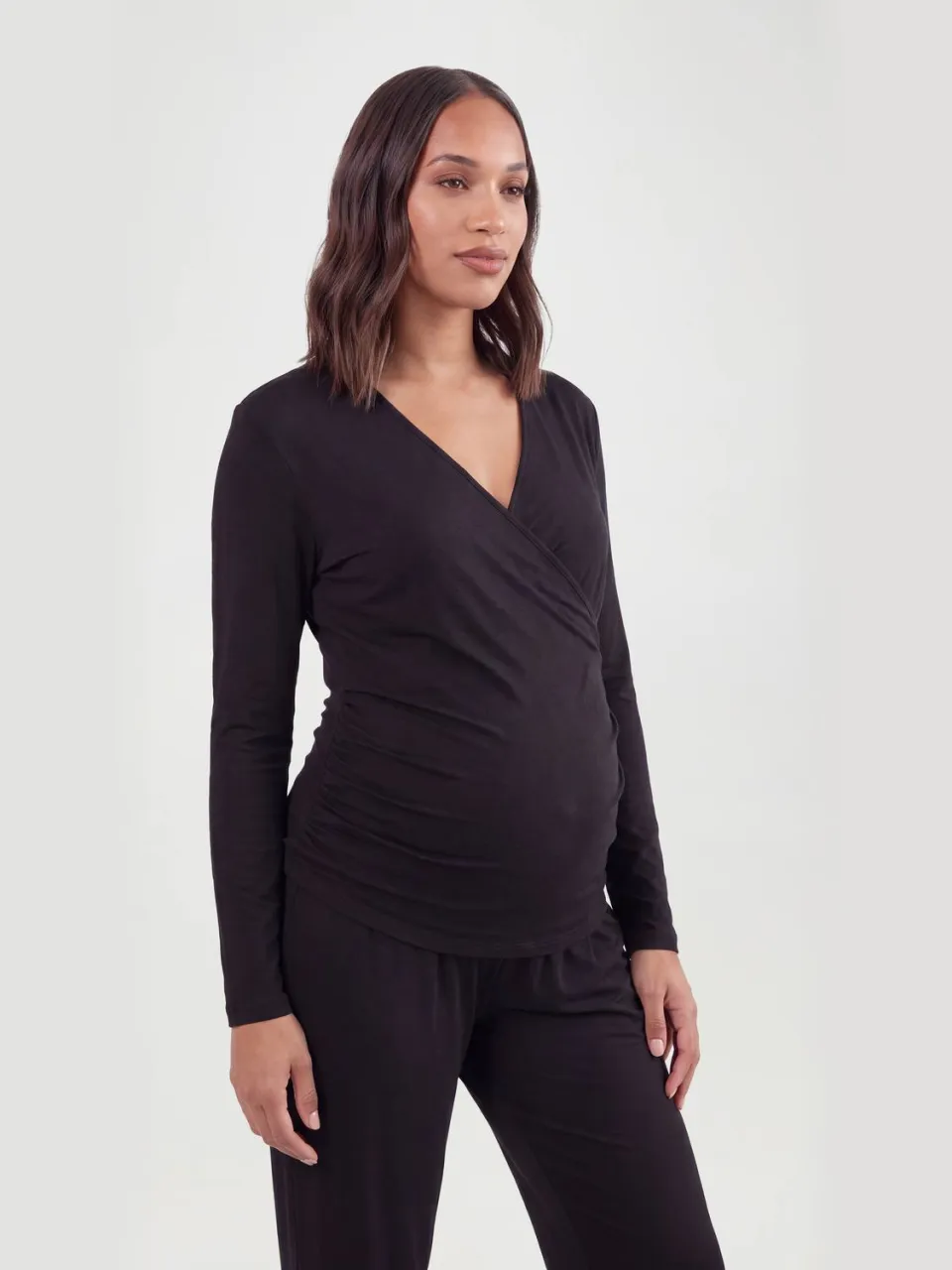 boohoo Dames Zwangerschaps Super Zacht Basic Geplooid Top & Elastische Broek Lounge Set zwart, foto 2