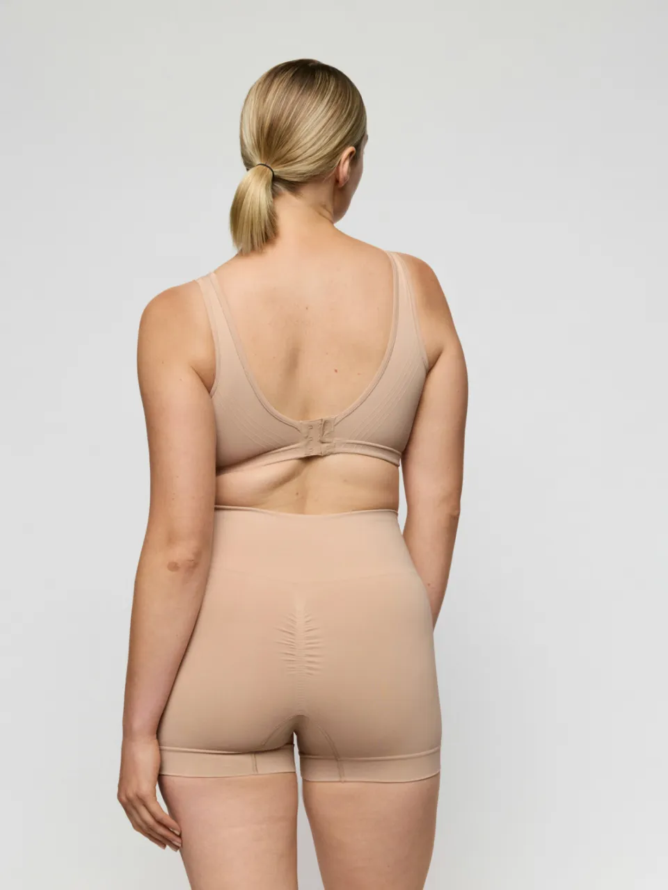 PrimaDonna medium corrigerende short Nudda lichtbeige, foto 4