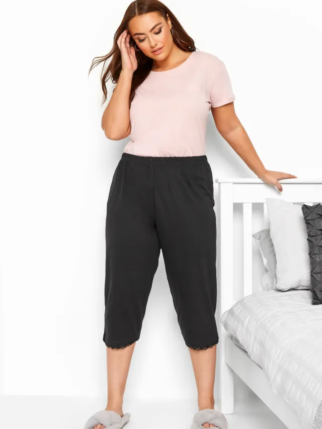 Yours Cropped Pyjamabroek Van Katoen Met Sierkant In Zwartsize 66-68 Black
