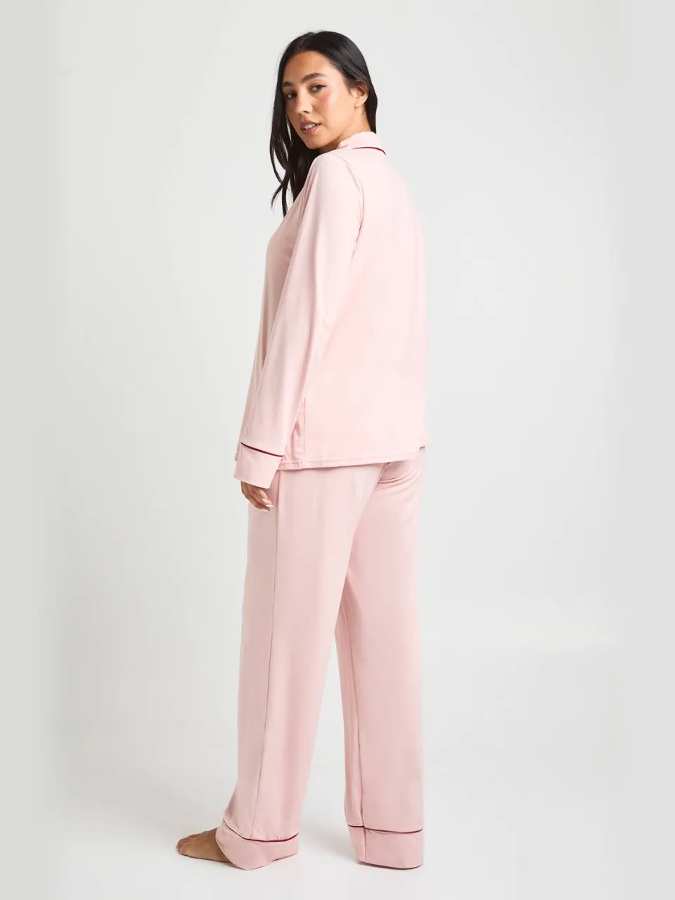 boohoo Dames Zwangerschaps-pijpdetail pyjamasset met langarm shirt & broek roze, foto 2
