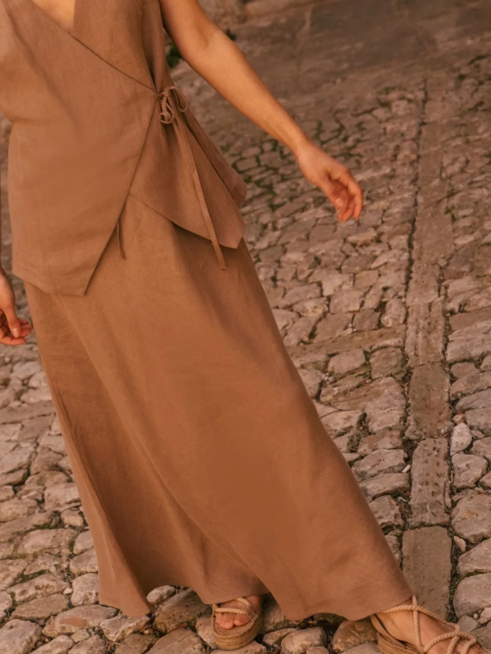 AmourLinen dames vegan Slip Rok Ciara Rozebruin, foto 2