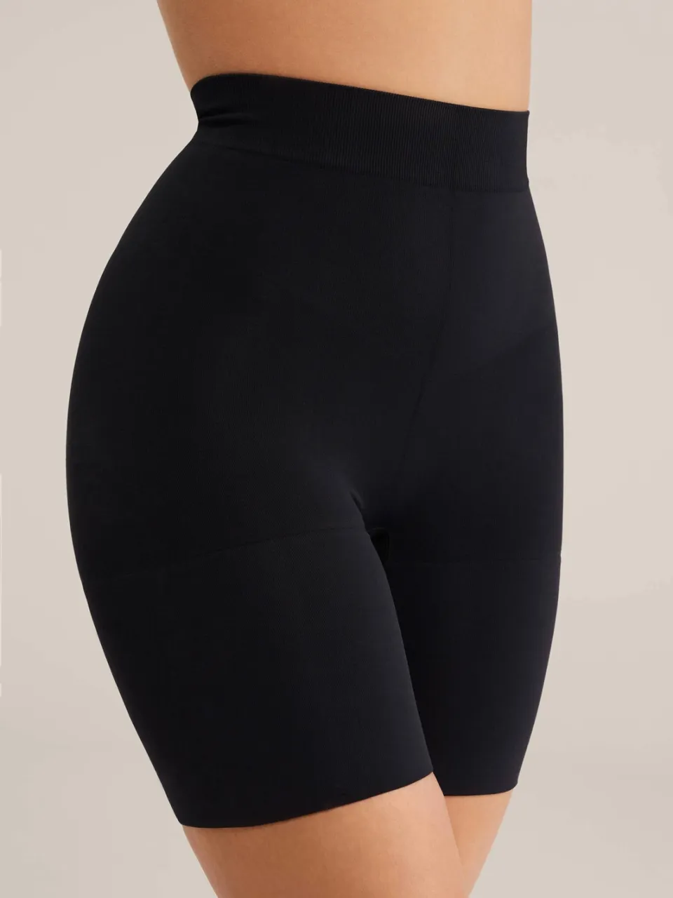WE Fashion corrigerende short zwart, foto 4